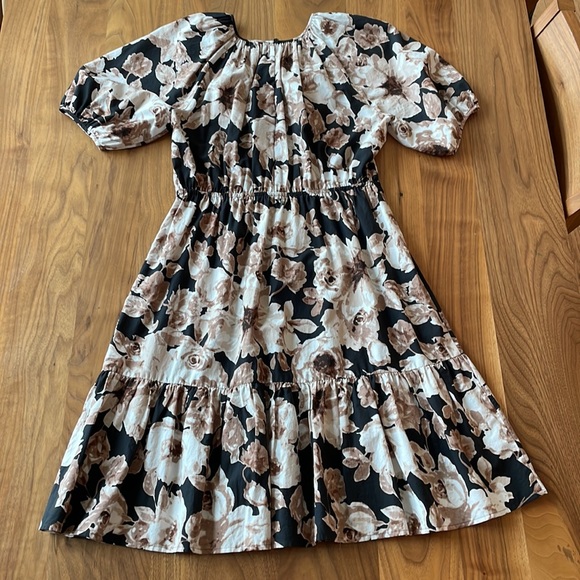 RAILS floral, tiered dress with puff sleeves. - Picture 3 of 3